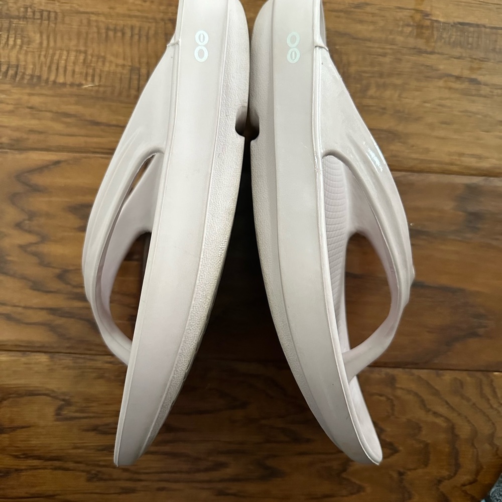 Oofos oolala sandal 7 light pink